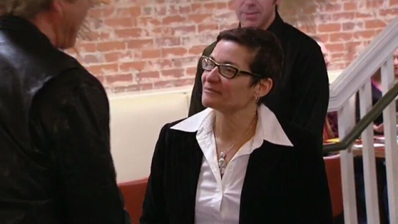 Gordonn conoce a Abby