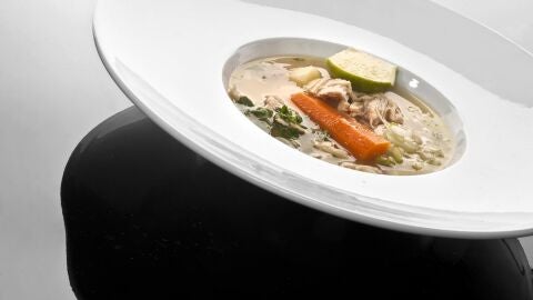 Caldo de pollo asado