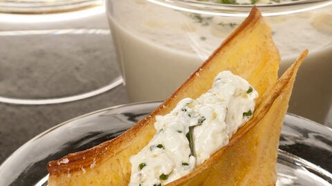 Crema de champi&ntilde;ones y s&aacute;ndwich de pl&aacute;tano y queso