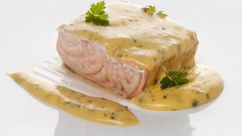 Salm&oacute;n con salsa Bearnesa