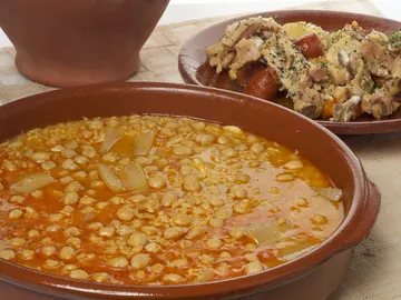 Puchero con garbanzos Puchero con garbanzos