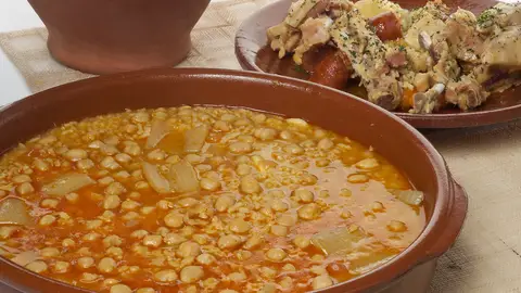 Puchero con garbanzos Puchero con garbanzos