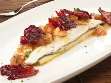 Lubina al horno con vinagreta Lubina al horno con vinagreta