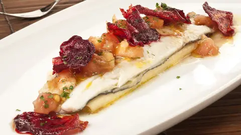 Lubina al horno con vinagreta Lubina al horno con vinagreta
