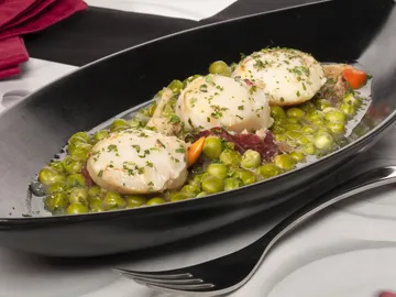 Vieiras con guisantes y jamón Vieiras con guisantes y jamón
