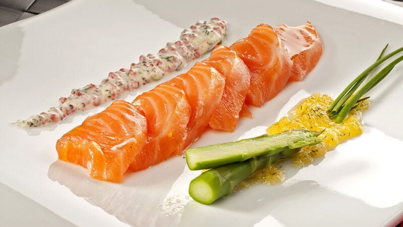 Ingredientes para hacer salmón a la naranja