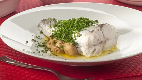Papillote de merluza con champiñones Papillote de merluza con champiñones