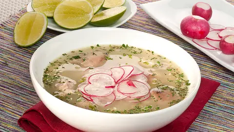 Sopa de maíz y rábanos Sopa de maíz y rábanos