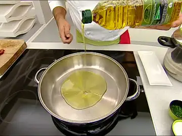 Manitas de cordero al pimentón a la vera Manitas de cordero al pimentón a la vera