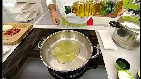 Manitas de cordero al pimentón a la vera Manitas de cordero al pimentón a la vera