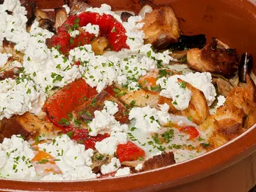 Cazuela de champiñones y huevo Cazuela de champiñones y huevo