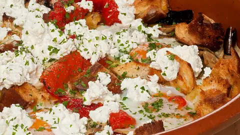 Cazuela de champiñones y huevo Cazuela de champiñones y huevo