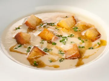 Crema de manzanas y jugo de pollo Crema de manzanas y jugo de pollo