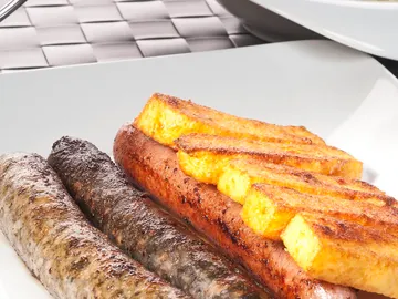 Polenda con salchichas Polenda con salchichas