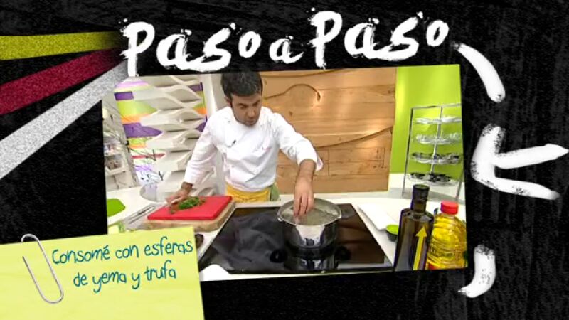 Paso a paso: Consomé con esferas de yema y trufa