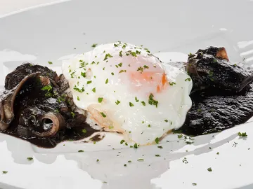 Arroz con chipirones y huevo frito Arroz con chipirones y huevo frito