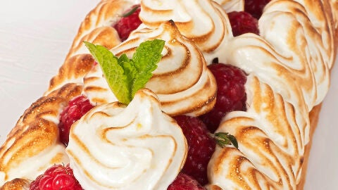 Pi&ntilde;a asada con frambuesas