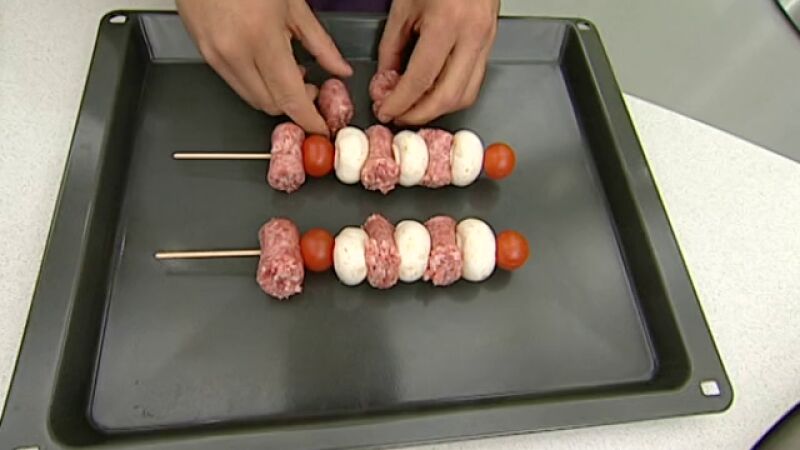 Brochetas de butifarra con champiñones Parte 2