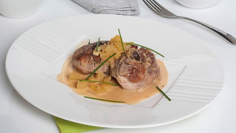 Ossobuco de pavo con piña y patatas