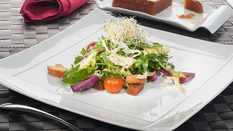 Paso a paso: ensalada verde con queso especiado