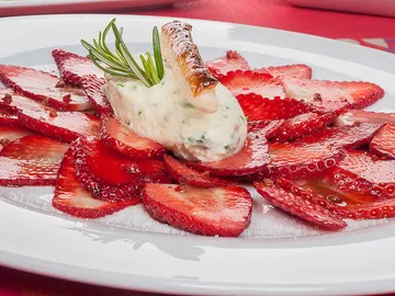 Carpaccio de fresas con mascarpone Carpaccio de fresas con mascarpone