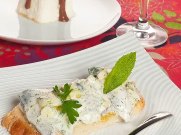 Tostas de sardinas con postre de helado de yogur Tostas de sardinas con postre de helado de yogur