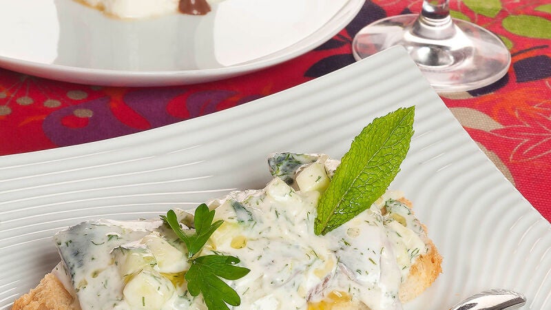 Paso a paso: Tostas de sardinas y postre de yogur helado 