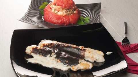 Esp&aacute;rragos gratinados y tomate relleno
