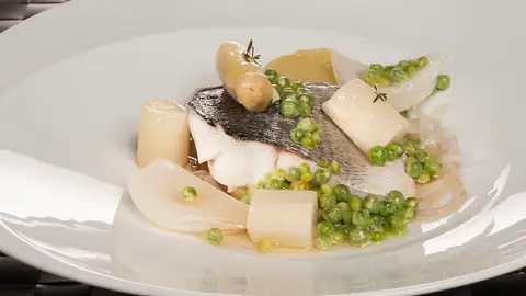 Lubina al horno con vinagreta de trufa Lubina al horno con vinagreta de trufa