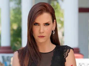 Gabriela Vargas es Deborah Piñeiro Gabriela Vargas es Deborah Piñeiro