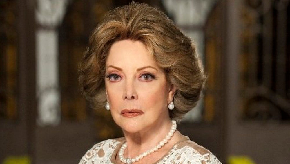 Jacqueline Andare es Bernarda Castro