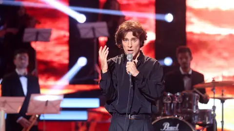 Blas Cantó se convierte en Raphael y canta "Como yo te amo" Blas Cantó se convierte en Raphael y canta "Como yo te amo"