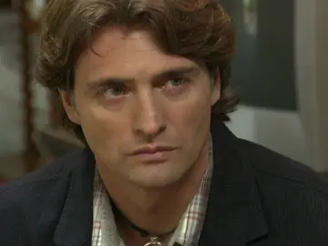 Frame 131.750518 de: Aldo lucha por el amor de Lety Frame 131.750518 de: Aldo lucha por el amor de Lety