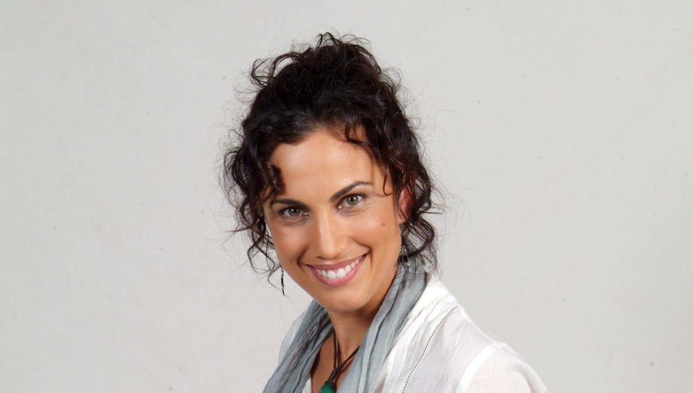 Toni Acosta es Estela Miralles