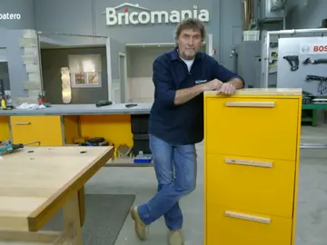 Frame 0.0 de: Construimos un zapatero a medida Frame 0.0 de: Construimos un zapatero a medida