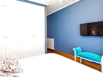 Frame 39.838627 de: Una habitación fresca,a legre y elegante Frame 39.838627 de: Una habitación fresca,a legre y elegante