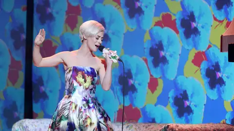 Elena Rivera estalla de emoción como Miley Cyrus en un inédito ‘Wrecking ball’ Elena Rivera estalla de emoción como Miley Cyrus en un inédito ‘Wrecking ball’