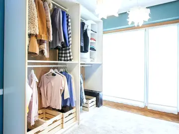 Frame 14.13631 de: Transformamos un dormitorio en un vestidor luminoso Frame 14.13631 de: Transformamos un dormitorio en un vestidor luminoso