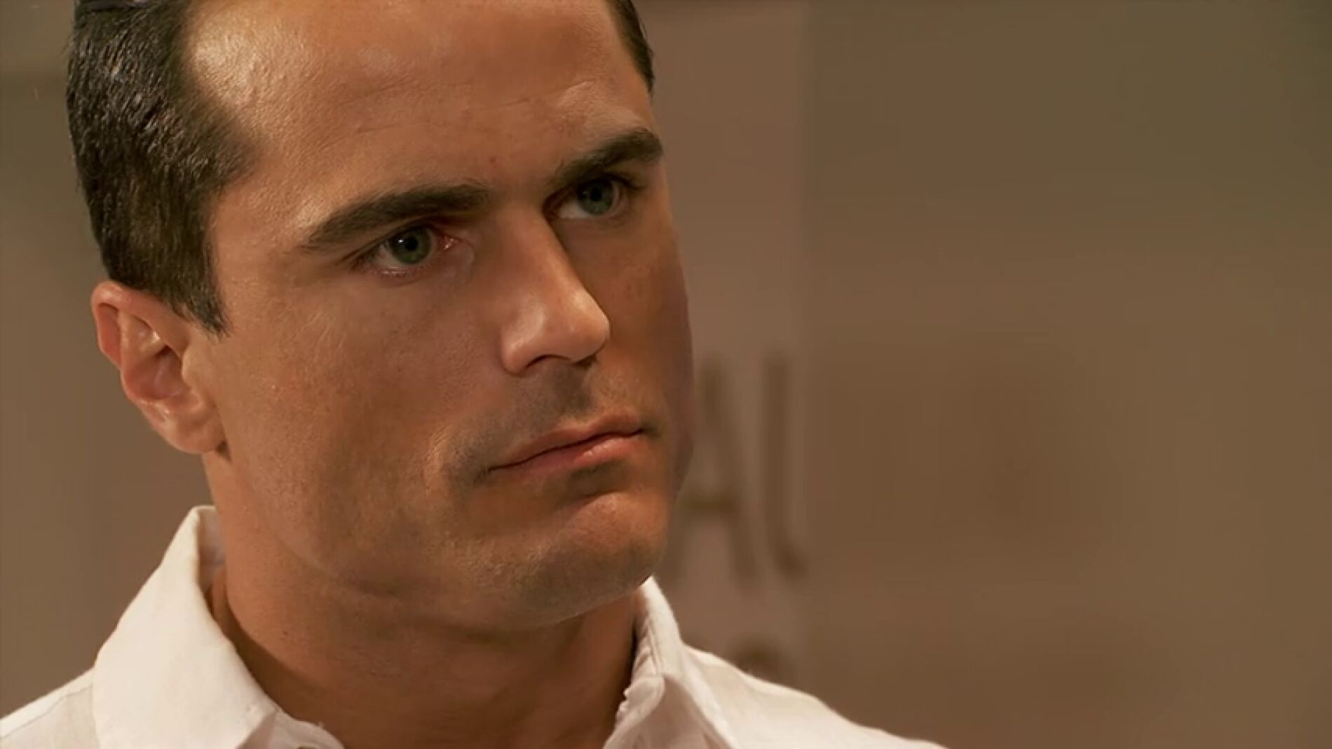 Mau advierte al novio de Valentina sobre su relación