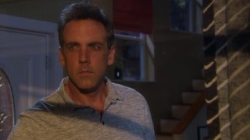 Frame 11.540672 de: Manuel recuerda con melancol&iacute;a a Chivis