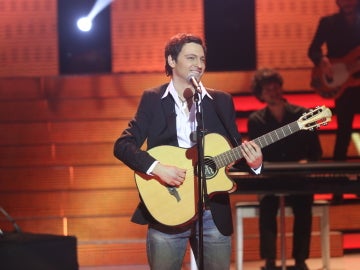 Fran Valenzuela se deja el alma sobre el escenario con ‘Corazón partío’ de Alejandro Sanz