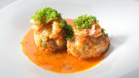 Albóndigas de pescado con semillas y salsa suquet Albóndigas de pescado con semillas y salsa suquet
