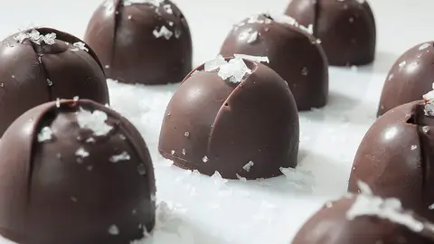 Bombones de chocolate negro Bombones de chocolate negro
