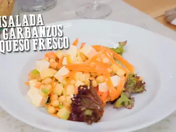 Frame 0.0 de: Ensalada de garbanzos y queso fresco Frame 0.0 de: Ensalada de garbanzos y queso fresco