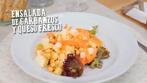 Frame 0.0 de: Ensalada de garbanzos y queso fresco Frame 0.0 de: Ensalada de garbanzos y queso fresco