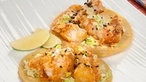 Tacos de gambas en tempura Tacos de gambas en tempura