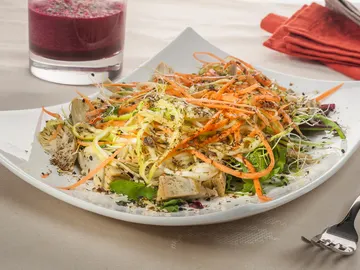 Licuado depurativo y ensalada detox Licuado depurativo y ensalada detox