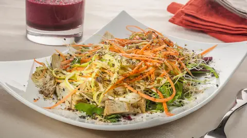 Licuado depurativo y ensalada detox Licuado depurativo y ensalada detox