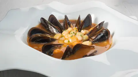 Pochas con mejillones Pochas con mejillones