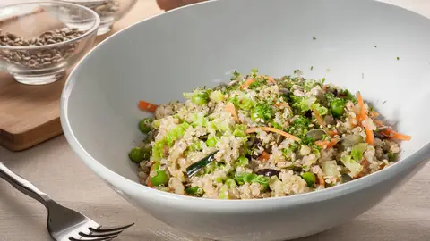 Ensalada crujiente de quinoa Ensalada crujiente de quinoa